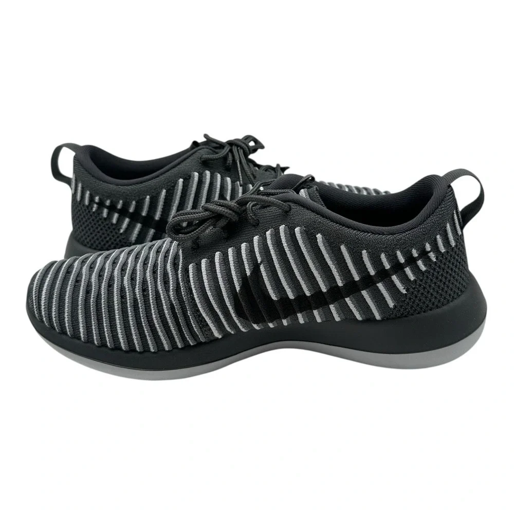 Nike Roshe Two Flyknit Shoes Womens‎ Sz 8 Dark Grey Pure Platinum 844929-002